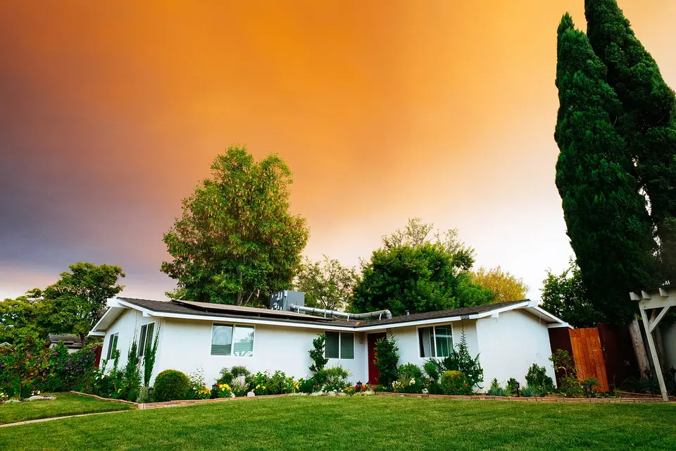 Avlulu, iki katlı müstakil ev — 410 m² arsa üzerinde
