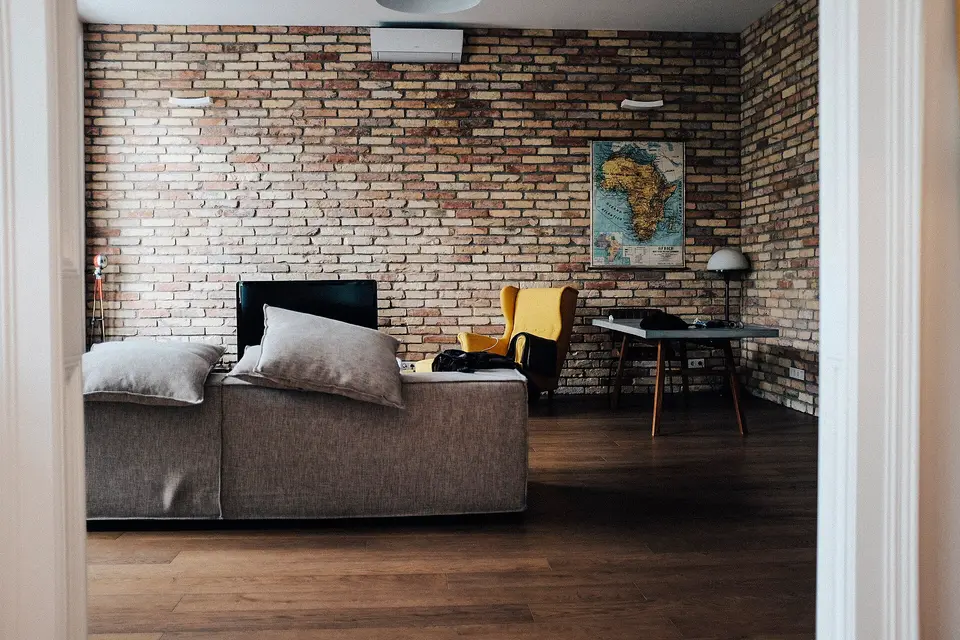 Avlulu, iki katlı müstakil ev — 410 m² arsa üzerinde — fotoğraf 2